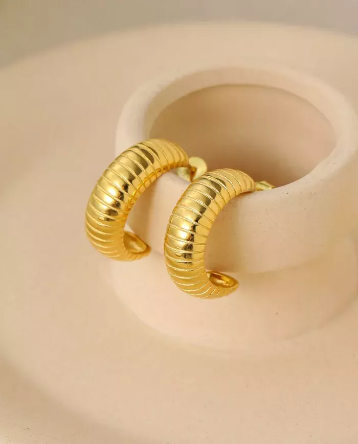 Créoles texturées en argent 925 plaqué or – Élégance et modernité