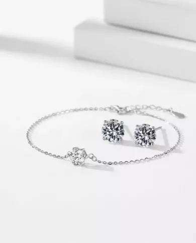 Coffret Clara – Boucles d’Oreilles Éclat & Bracelet Solitaire en Argent 925