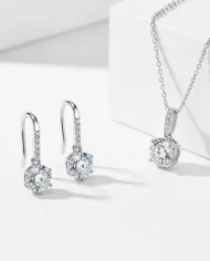 Coffret Étoile & Lumière – Boucles d’Oreilles Étoile Brillante & Collier Alia en Argent 925