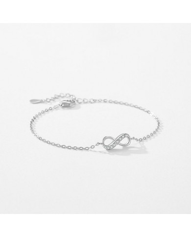 Bracelet Infini en Argent avec Cristaux Étincelants