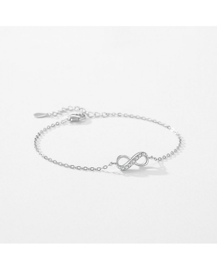 Bracelet Infini en Argent avec Cristaux Étincelants