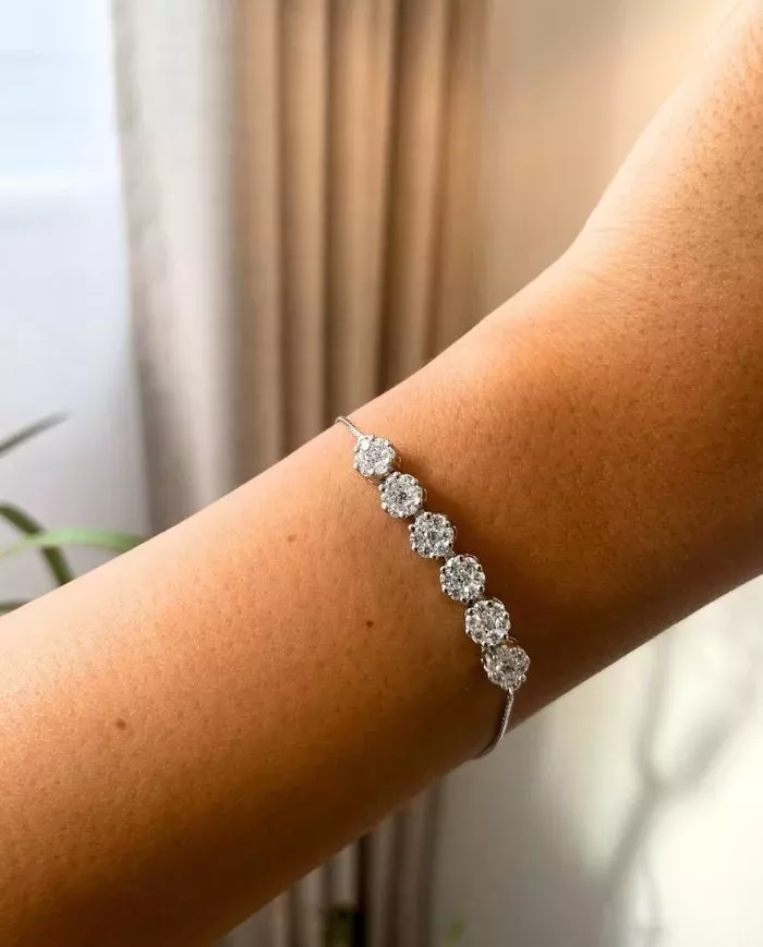 Bracelet Argent Blanc avec Rangée de pierre Zirconiums Étincelants