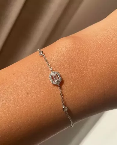 Bracelet en Argent avec Pendentif Hexagonal - Élégance Moderne