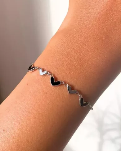 Bracelet Raffiné en Argent avec Cœurs Bicolores Noir et Argenté