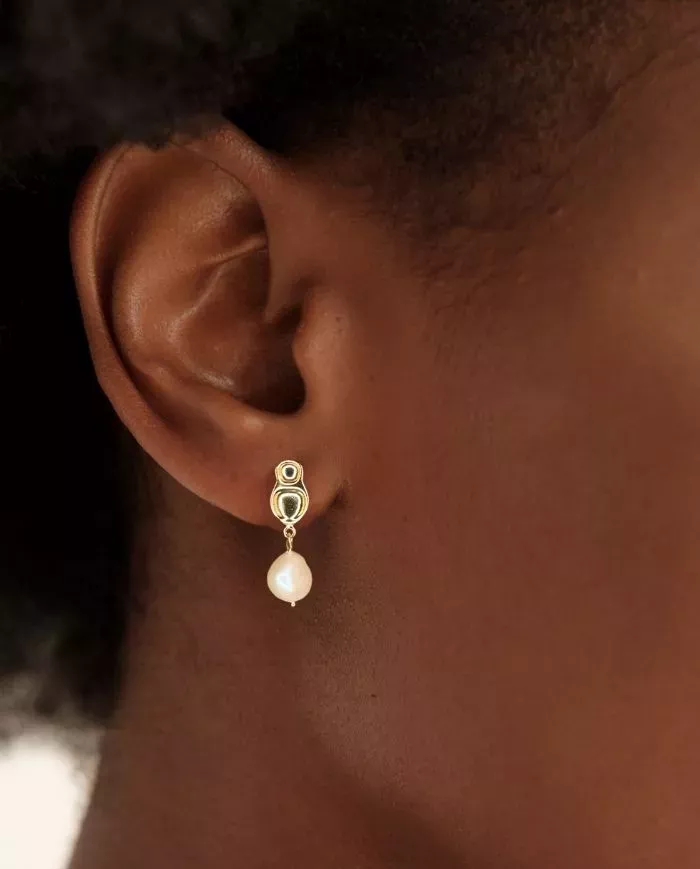 Boucles d'Oreilles Pendantes en Argent Plaqué Or avec Perles