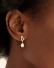 Boucles d'Oreilles Pendantes en Argent Plaqué Or avec Perles