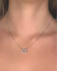 Collier Anneaux Entrelacés en Argent avec Zircons – Unité et Éternité