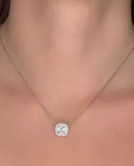 Collier Pendentif en Argent avec Halo de Zirconium - Éclat et Élégance