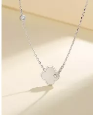 Collier Éclat de Trèfle en Argent et Nacre - Élégance et Chance