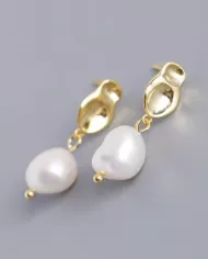 Boucles d'Oreilles Pendantes en Argent Plaqué Or avec Perles