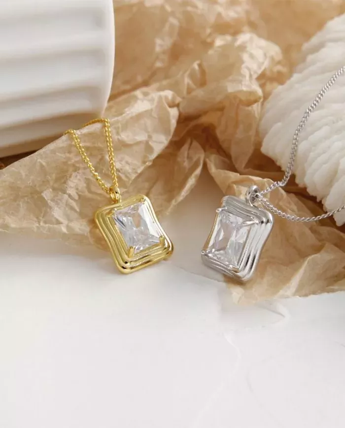 Collier Athéna en Argent Sterling 925 avec Zircon Carré