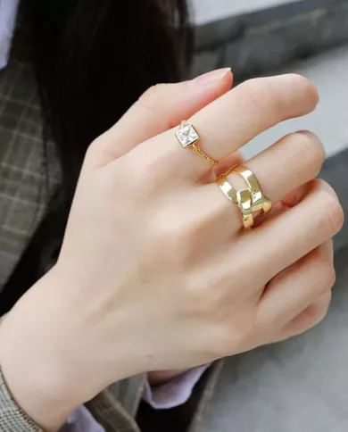 Bague Ajustable Élégante en Argent 925 avec Zircon Cubique Carré – Raffinement Intemporel sur Ciel Argenté !