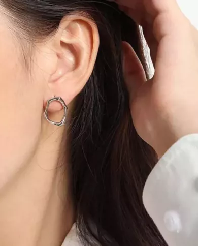 Boucles d'Oreilles Clous Cercle Irrégulier en Argent 925 – Élégance