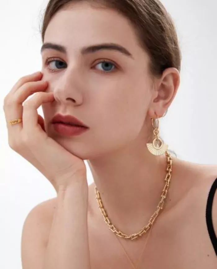 Boucle d'Oreille Unique Style Romain en Argent 925 Plaqué Or – Élégance et Charme Historique !