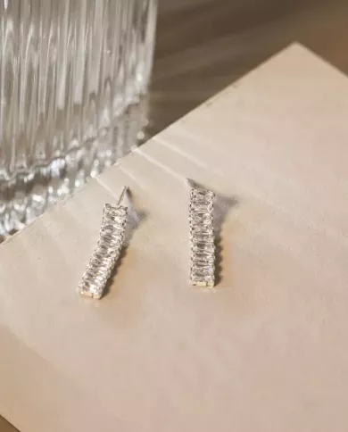 Boucles Pendantes Élégantes en Argent 925 et Zircons AAA