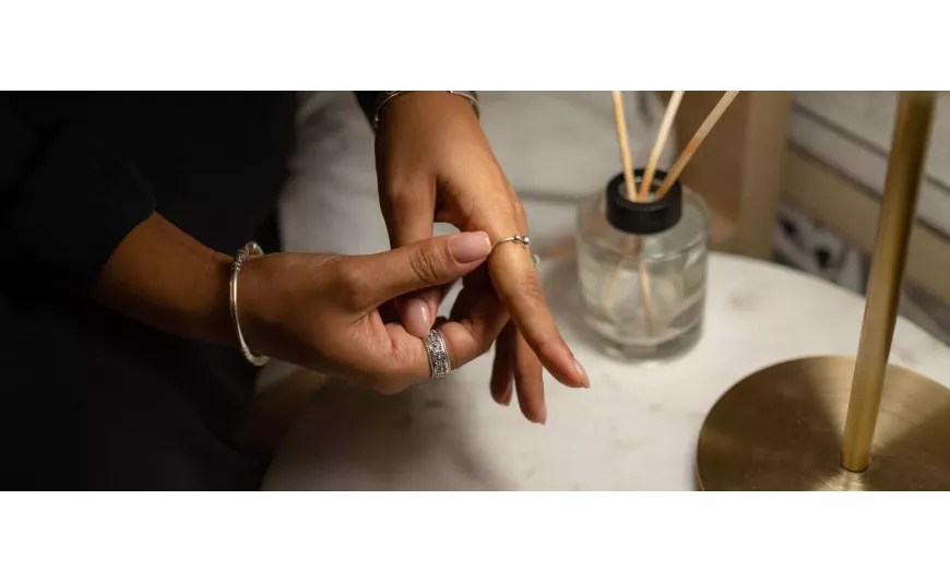 Bague en argent qui noircit signification spirituelle : tout ce qu’il faut savoir