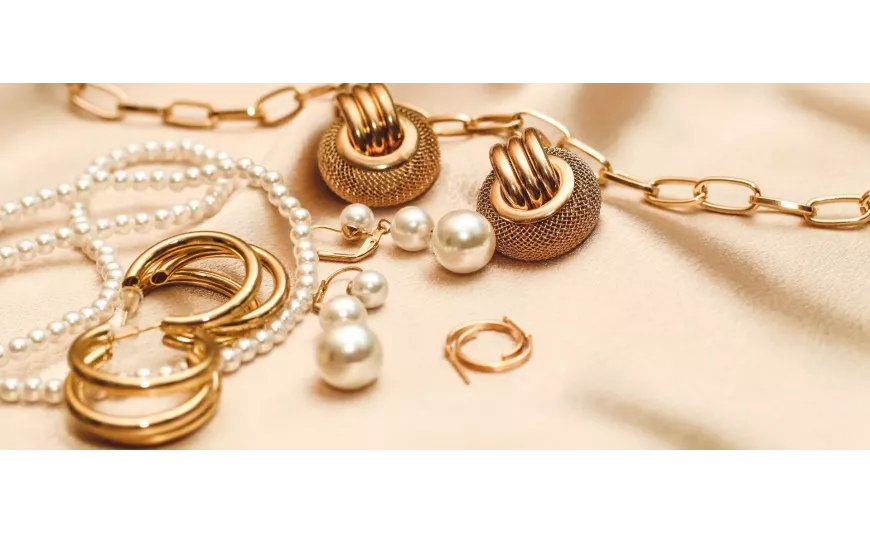 Boucles d’oreilles plaqué or pas cher : tout ce qu’il faut savoir